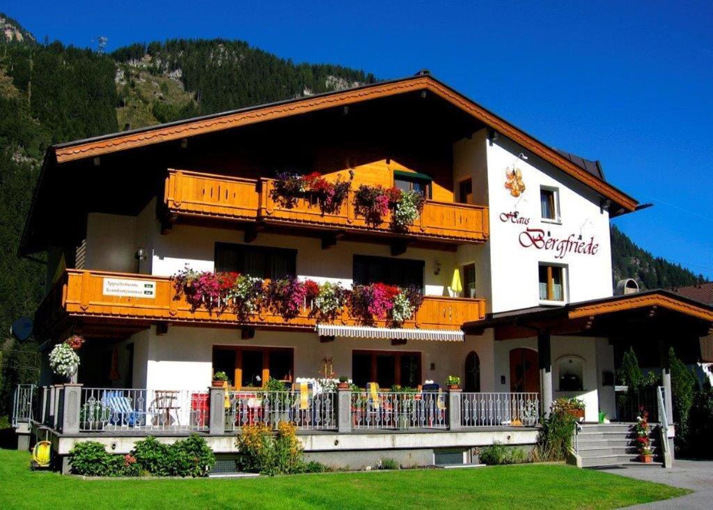 Haus Bergfriede Hotell Mayrhofen Eksteriør bilde